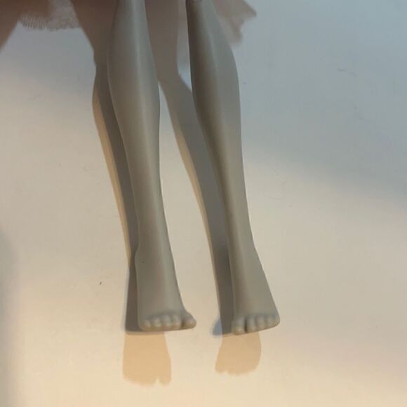 Ghoulia Yelps Monster High with clothes, Skull Shores - Picture 8 of 8